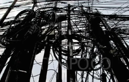 kabel udara semrawut